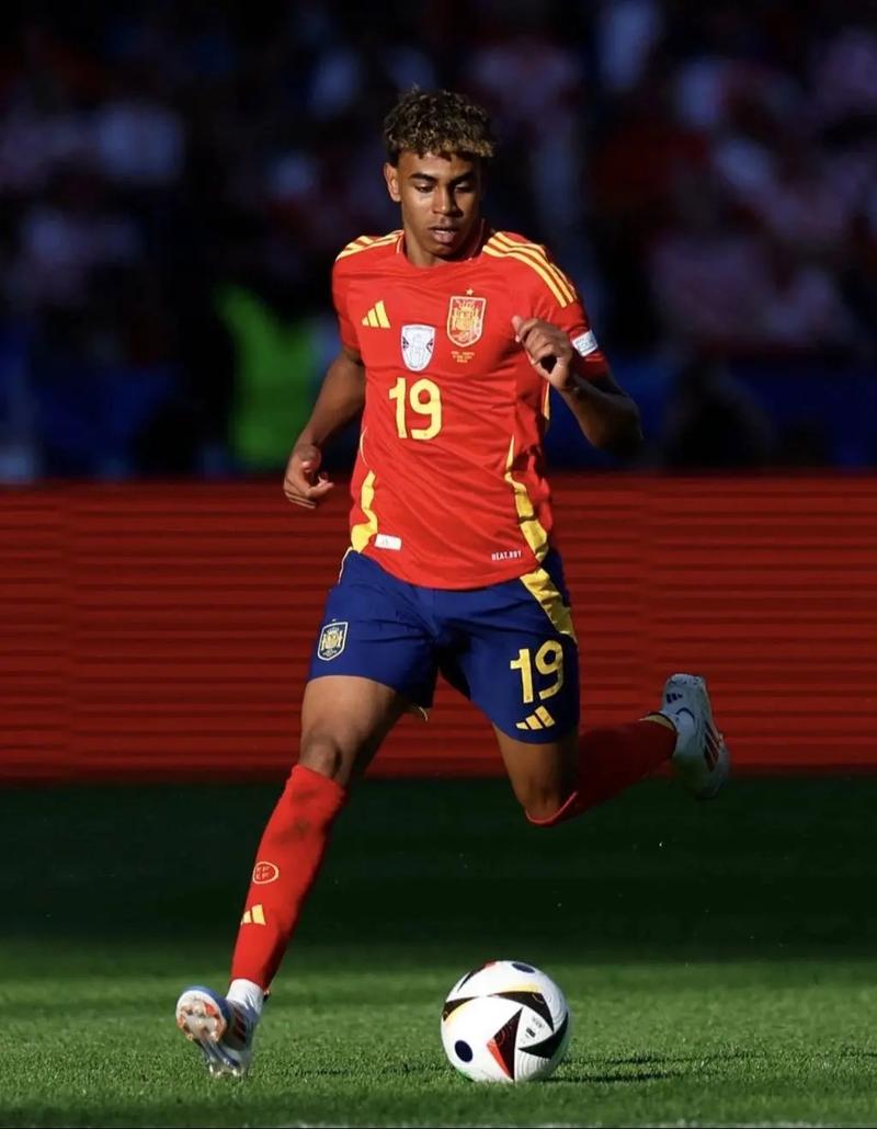 杨瀚森防守进步明显，即便不在开拓者，他也能被重用！