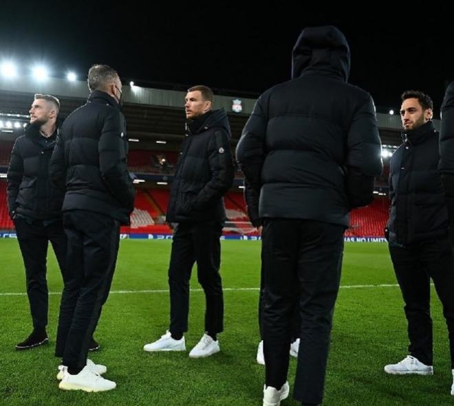 塞斯科结束11场球荒，梅开二度难救曼联