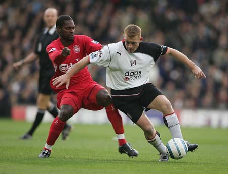 赵睿助攻 周琦跟进上篮打成2+1